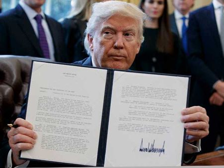 ట్రంప్ నిరంకుశత్వంపై తిరుగుబాటు ప్రారంభం, 30 నగరాల్లో నిరసనలు