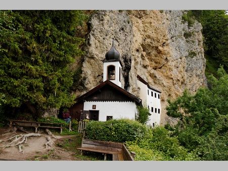 'సన్యాసి' ఉద్యోగం ఉంది.. చేస్తారా?