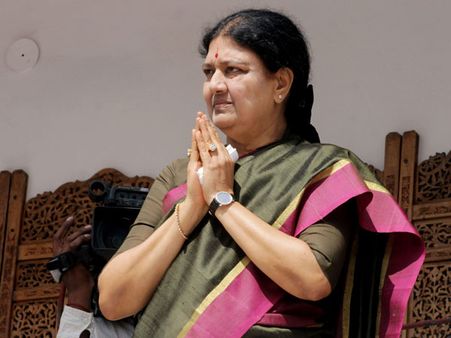 చిన్నమ్మకే సీనియర్ల ఓటు:ఆండీపట్టు లేదా నన్నిలం నుండి పోటీకి ఆసక్తి