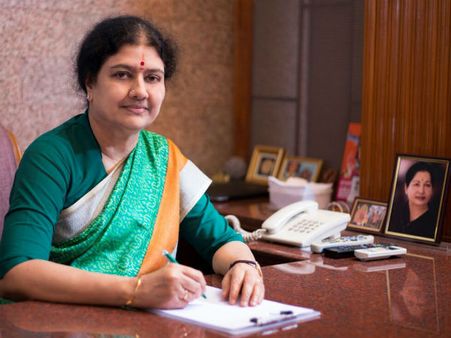 ‘అమ్మ’పై అందుకే కుట్రలు, తిప్పికొట్టాలి: శశికళ పిలుపు, వరుస భేటీలు