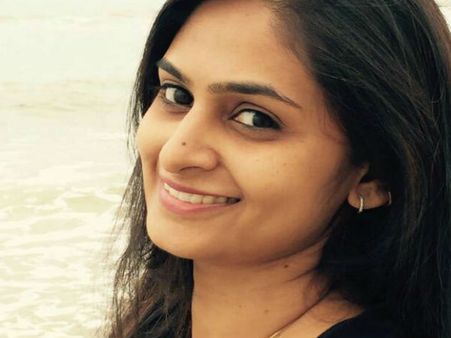 అఫైర్?: న్యాయవాది కాల్చివేత, ఆస్పత్రిలో చేర్చి ఆమె ఆత్మహత్య