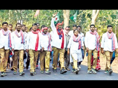 ‘పథకాల పేరుతో దోపిడీ: గుత్తేదారులు, అధికారులకు కొమ్ముకాస్తున్న ప్రభుత్వం’