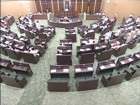 ప్రభుత్వంపై విపక్షాల ఒత్తిడి ,ఫీజు రీ ఎంబర్స్ మెంట్ పై క్లారిఫికేషన్ ఓకే