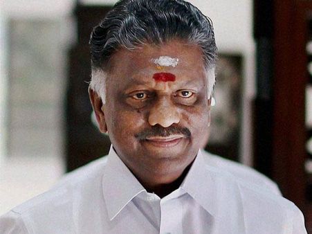 జయ ఇంట్లో పనిచేస్తే 'అమ్మ' అయిపోతారా: శశికళపై పన్నీరు
