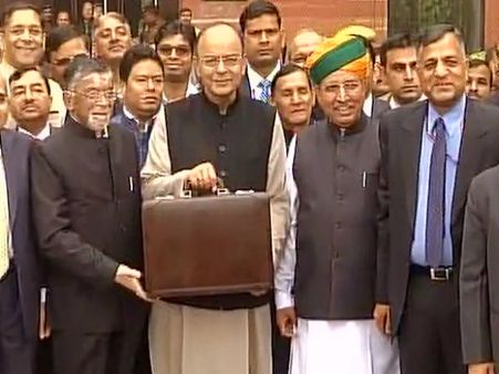 ఎంపీ మృతి: బడ్జెట్ ప్రవేశపెట్టడంపై తేల్చేసిన స్పీకర్, రాష్ట్రపతి వద్దకు జైట్లీ