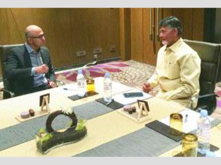 ఏపీకి సహకరిస్తాం: బాబుతో సత్య నాదెళ్ల, చంద్రబాబు భారీ టార్గెట్