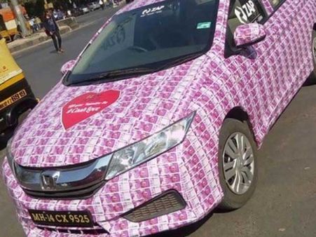 వాలెంటైన్స్ డే: ప్రియురాలి కోసం 2000నోట్లతో కారు, ఏం జరిగిందంటే..?