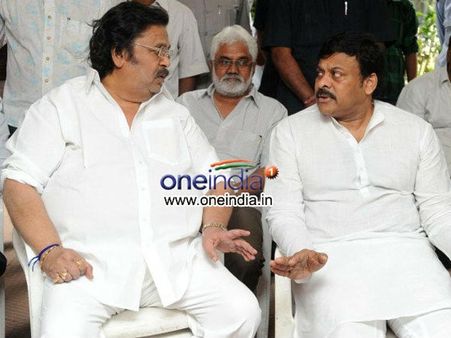 చిరంజీవిని చూడగానే కలెక్షన్ల గురించి అడిగిన దాసరి, హెల్త్ బులెటిన్