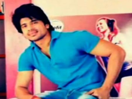 అమెరికాలో వరంగల్ విద్యార్థి కాల్చివేత, కారు ఎత్తుకెళ్లారు: పేరెంట్స్ కన్నీరు