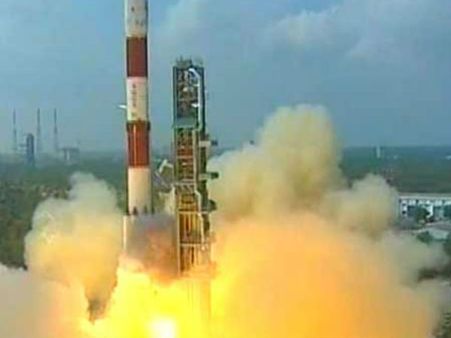 చరిత్ర సృష్టించిన ఇస్రో: 104 ఉపగ్రహాలను కక్ష్యలో ప్రవేశపెట్టిన పీఎస్ఎల్వీ-సీ37