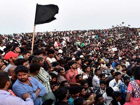 శశికళకు షాక్: మెరీనా బీచ్ సాక్షిగా మరో పోరాటం: యువత వార్నింగ్ !