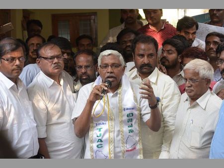 కెసిఆర్‌పై కోదండరామ్ ఫైట్: ఎక్కడ చెడింది?