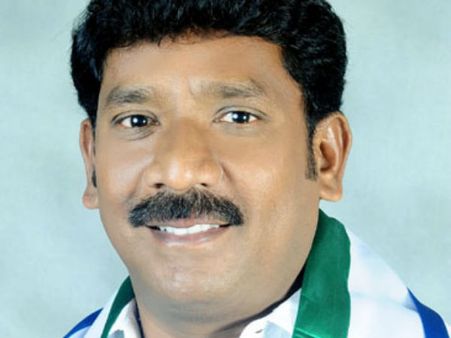 కనీస జ్ఞానం లేదా?, నేనంటే అంత చులకనా?: జగన్ పార్టీ ఎమ్మెల్యే సీరియస్