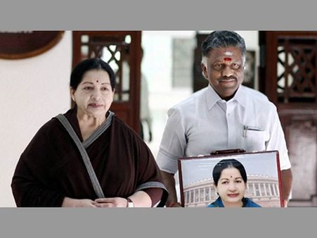 దేశంలో సంక్షోభాలు ఇవీ: తమిళనాట క్యాంపు పాలిటిక్స్