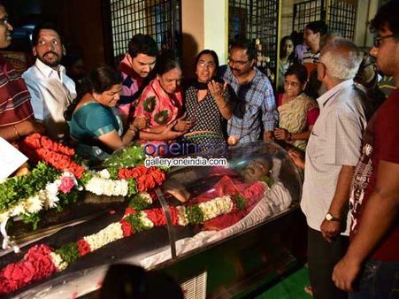 ఓ వ్యక్తి చేసిన తప్పు: శ్రీనివాస్‌తో స్నేహం గుర్తు చేసుకున్న అలోక్, చప్పట్లు