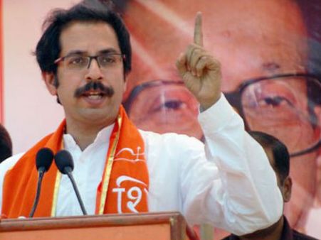 శివసేన ఫైర్: ముఫ్తీతో చెట్టపట్టాలేల?, ఈనాటి బంధమేనాటిదో..