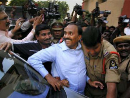 మరోసారి మైనింగ్ కింగ్ గాలి విచారణ ? బెంగళూరు సిట్ కార్యాలయంలో !