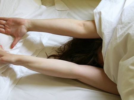 వివాహేతర సంబంధం: అడ్డుగా ఉన్నాడని కొడుకుకు చిత్రహింసలు, అమ్మమ్మ ఇలా...