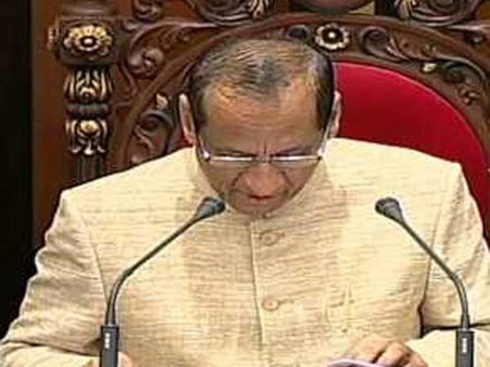 దేశంలోనే నెం.2గా తెలంగాణ: అసెంబ్లీలో గవర్నర్ ప్రసంగ పాఠం, కాంగ్రెస్ వాకౌట్