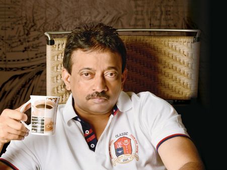 శ్రీరాముడిని మించిన దేవుడు మోడీ: ఎందుకో చెప్పిన రామ్ గోపాల్ వర్మ