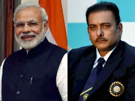 ట్రేసర్ బుల్లెట్ అంటూ యూపీ గెలుపుపై రవిశాస్త్రీ ట్వీట్: మోడీ కౌంటర్ అదుర్స్