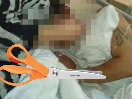 బాత్ రూమ్ నుండి భర్త బయటకు రాగానే కొట్టి ప్రైవేట్ పార్ట్స్ ను కత్తితో కోసి తర్వాత ఇలా....