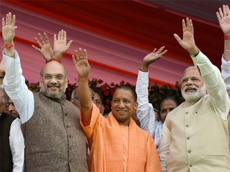 బీజేపీ-యోగి ఎఫెక్ట్: చెక్ చెప్పేందుకు కాంగ్రెస్ 'హిందుత్వ'