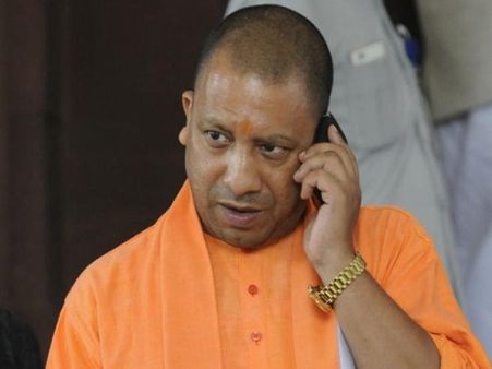 దటీజ్ యోగి స్టైల్!: 150 గంటలు, ఒక్క క్యాబినెట్ భేటీ లేకుండానే 50 నిర్ణయాలు!