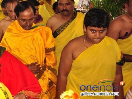 'కేసీఆర్ మనవడికి కూడా ఓ పదవి ఇవ్వండి.. అప్పుడేం చేసినా!..'