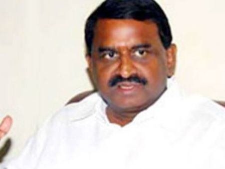 కలెక్టర్‌తో ఆటోలో ప్రయాణించిన ఏపీ మంత్రి!: ఎక్కడికి?, ఎందుకు?