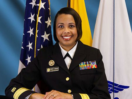 మరో అవమానం: అమెరికాలో భారత సంతతి సర్జన్ జనరల్‌ను తీసేసిన ట్రంప్