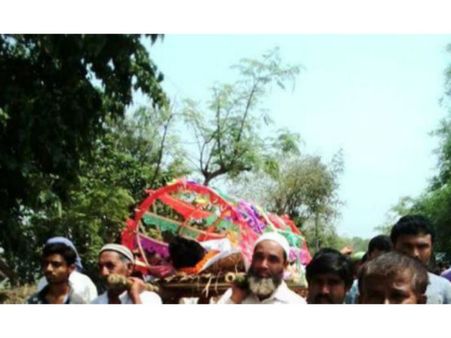 ‘రామ్ నామ్ సత్య్ హే’ అంటూ ముస్లింల నినాదాలు