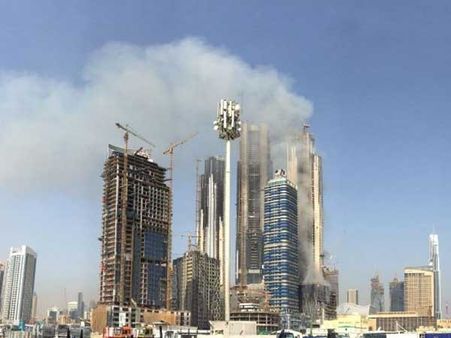 బుర్జ్‌ ఖలీఫా ఆవరణలో మంటలు, నిలిచిన ట్రాఫిక్