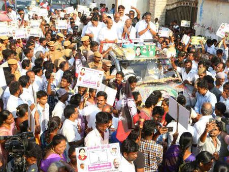 రూ. కోట్లు పంచారు: ఆర్కేనగర్ ఉప ఎన్నిక రద్దు చేస్తూ ఈసీ సంచలనం