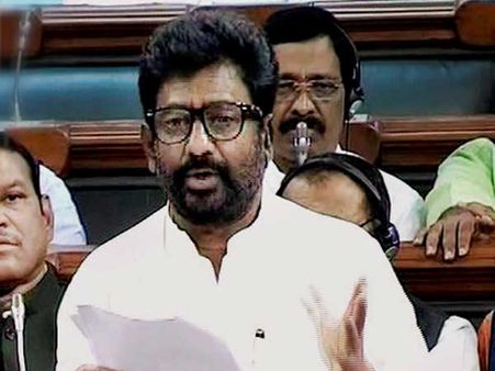 క్షమాపణ కోరుతూ కేంద్ర మంత్రి ఆశోక్ కు లేఖ రాసిన శివసేన ఎంపి గైక్వాడ్