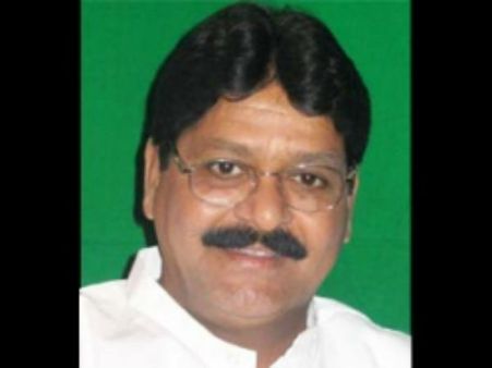 ‘బాహుబలి’ కాదు.. పెద్ద ‘బఫూన్’, కేసీఆర్ చేతకాని దద్దమ్మ.. కేకే ఓ సన్నాసి: సర్వే సత్యనారాయణ