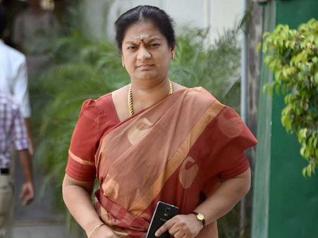 షాక్: ఆ శశికళ పోతే ఈ శశికళ వచ్చారా: ఎంత ఆశ, ఆశ్చర్యంతో నేతలు!