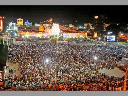 టీటీడీ ఈవో పోస్ట్‌: ఐఏఎస్‌ల పోటాపోటీ, తెరపైకి సౌత్, నార్త్ ఇండియా వాదన