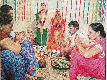 కొడుకు కోసం: శ్రీరామనవమి రోజున ప్రేమికుల విగ్రహాలకు పెళ్లి