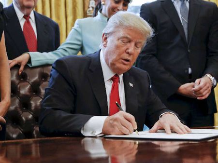 హెచ్1బీ-ట్రంప్ 'కంప్యూటర్ ప్రోగ్రామర్' దెబ్బ: ఈ ప్రభావం ఎంత?