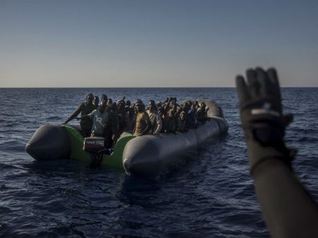 వలసదారుల పడవ మునిగి 97 మంది గల్లంతు