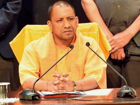 యోగి దూకుడు: సమస్యల సుడిగుండాల నుంచి...