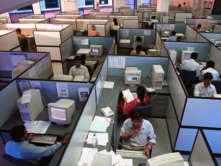 నైపుణ్యాలు పెంచుకోండి.. లేదంటే నిష్క్రమించండి: టెక్కీలకు ‘నాస్కామ్’ హెచ్చరిక