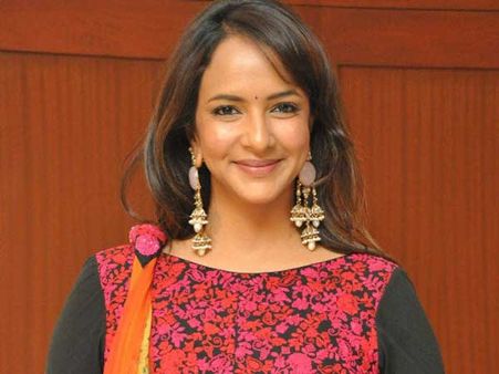 నిర్భయ కేసులో దోషులకు ఉరిశిక్ష కరెక్ట్ కాదు: మంచు లక్ష్మి సంచలనం