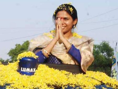 డామిట్.. కథ అడ్డం తిరిగింది! బెడిసికొట్టిన మంత్రి అఖిలప్రియ వర్గం యత్నం!!