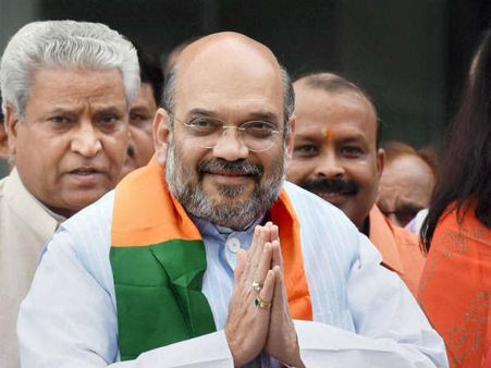 అమిత్ షా తెలంగాణ వ్యూహం: గాలానికి చిక్కుతారా?