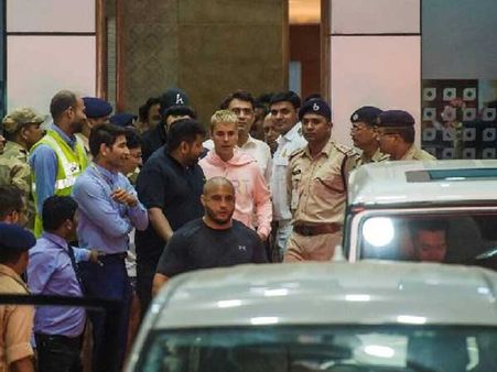 ముంబైలో అర్థరాత్రి పాప్ సంచలనం: ఉర్రూతలూగించే 'షో' నేడే!