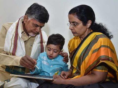 అ అంటే..: సరికొత్తగా నారా దేవాన్ష్ అక్షరాభ్యాసం, రాయించిన బాబు