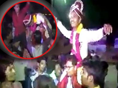 పెళ్లి ఊరేగింపులో నృత్యం చేస్తూ.. గుండెపోటుతో కన్నుమూసిన వరుడు