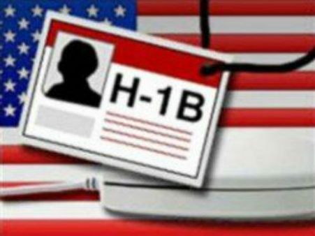 హెచ్1బీ వీసా: భారతీయ విద్యార్థులకు గుడ్ న్యూస్! పీహెచ్.డీ పొందిన వారికి మినహాయింపు!